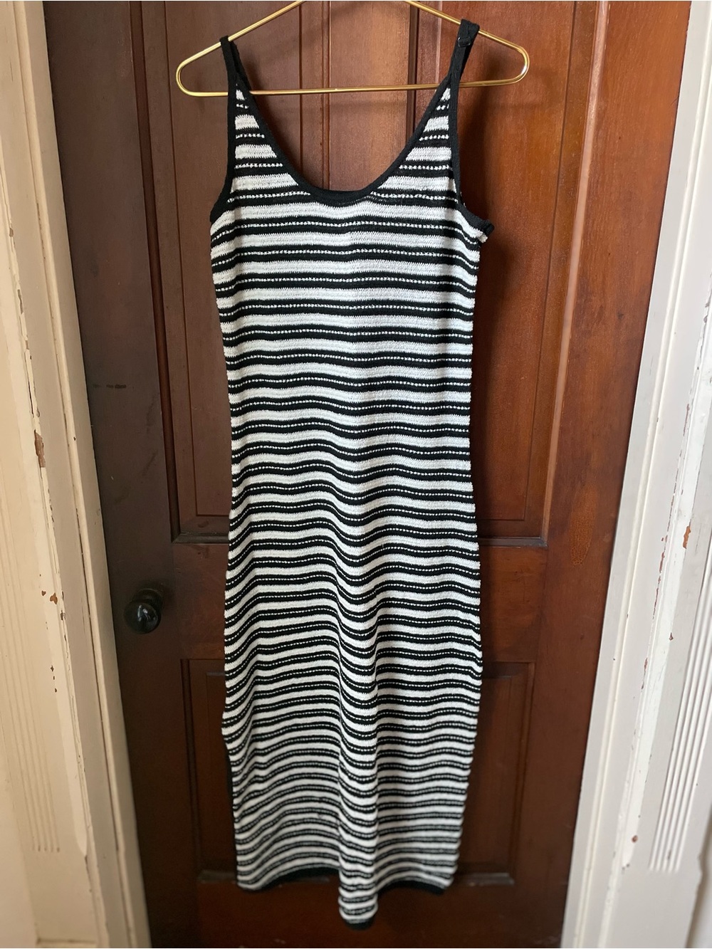 Universal Thread women's large sleeveless black / white striped maxi dress NWT